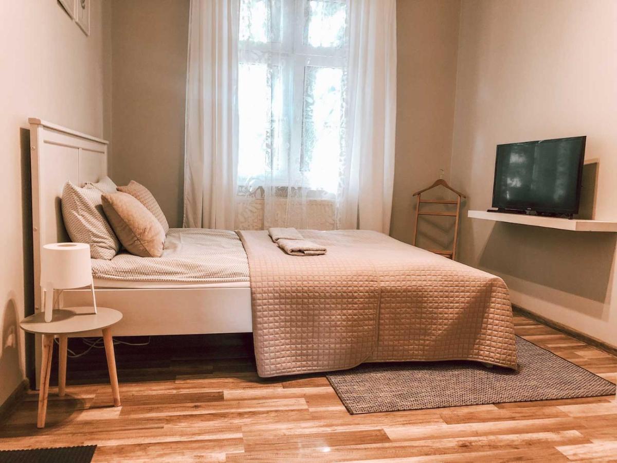 Bankowa 8 Guest Rooms Зелёна-Гура Экстерьер фото