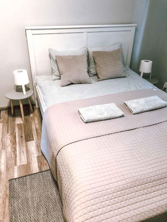 Bankowa 8 Guest Rooms Зелёна-Гура Экстерьер фото
